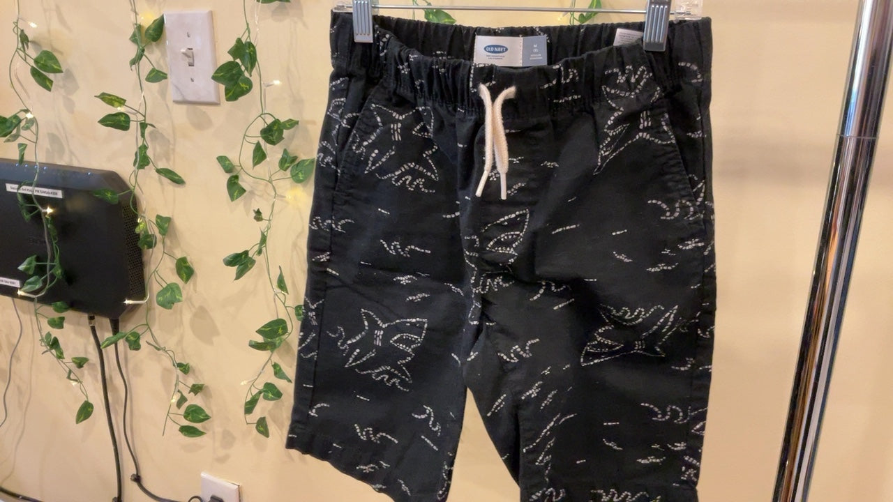 Old Navy Shorts Medium (8)