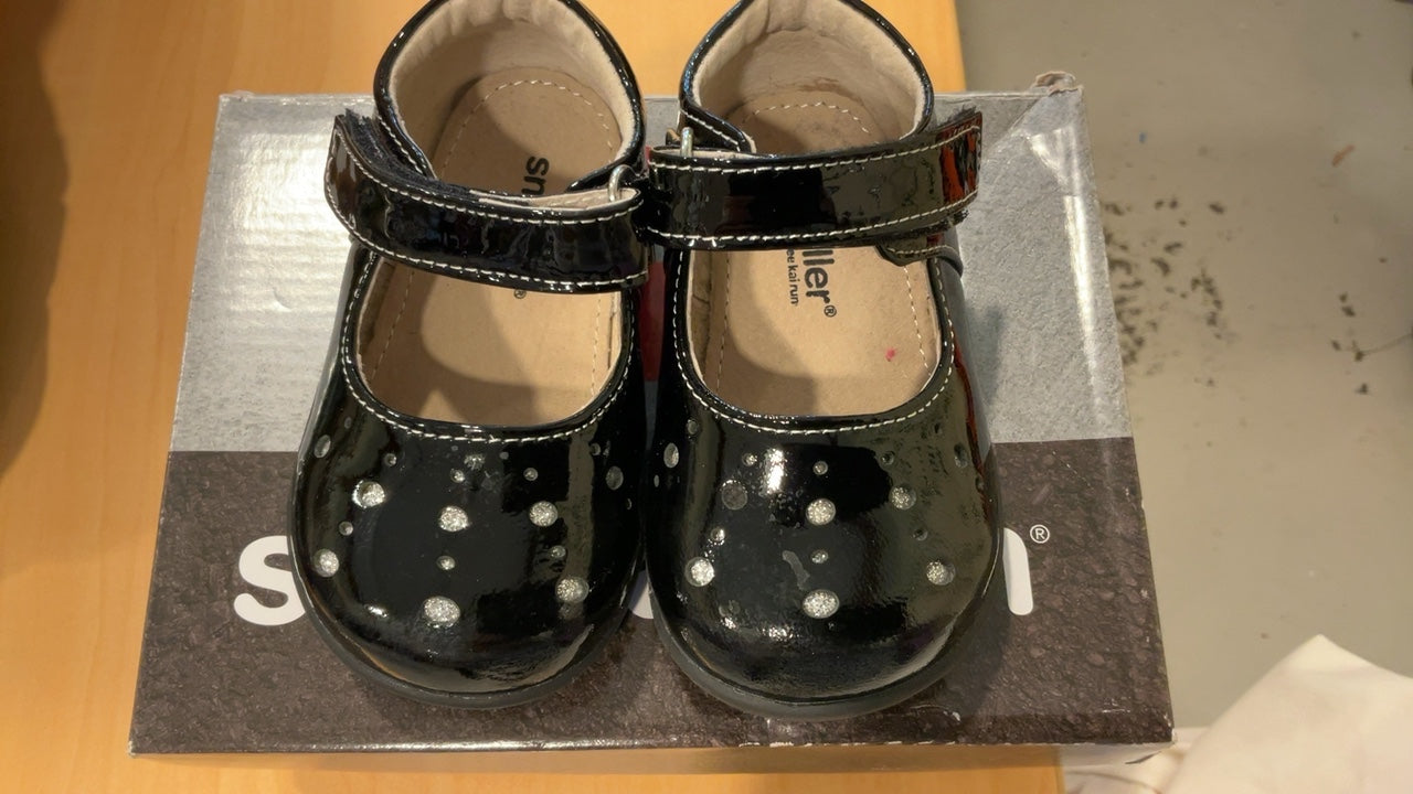 See Kai Run Manami black patent leather Mary Jane shoes