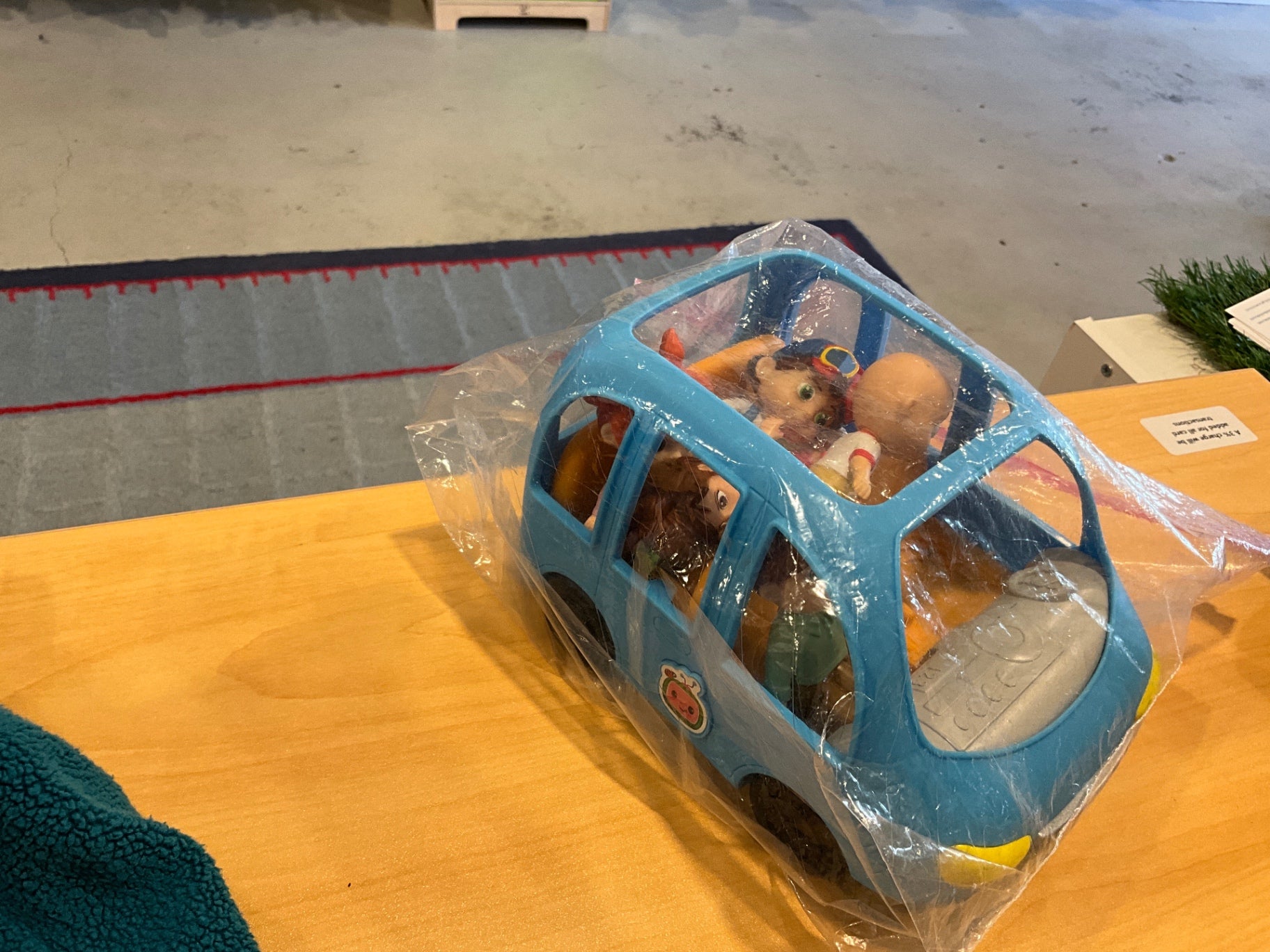 Cocomelon Family Fun Car