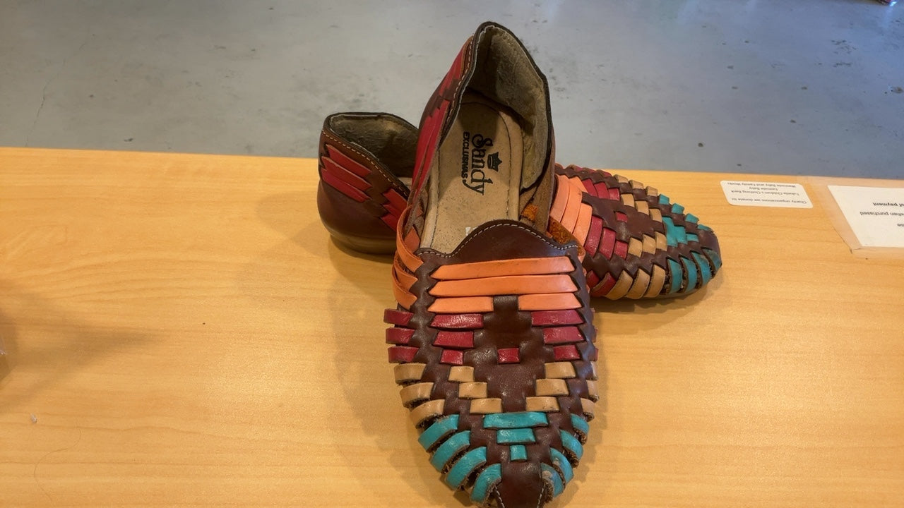 Sandy Exclusiva Huaraches | Big Kids 1.5