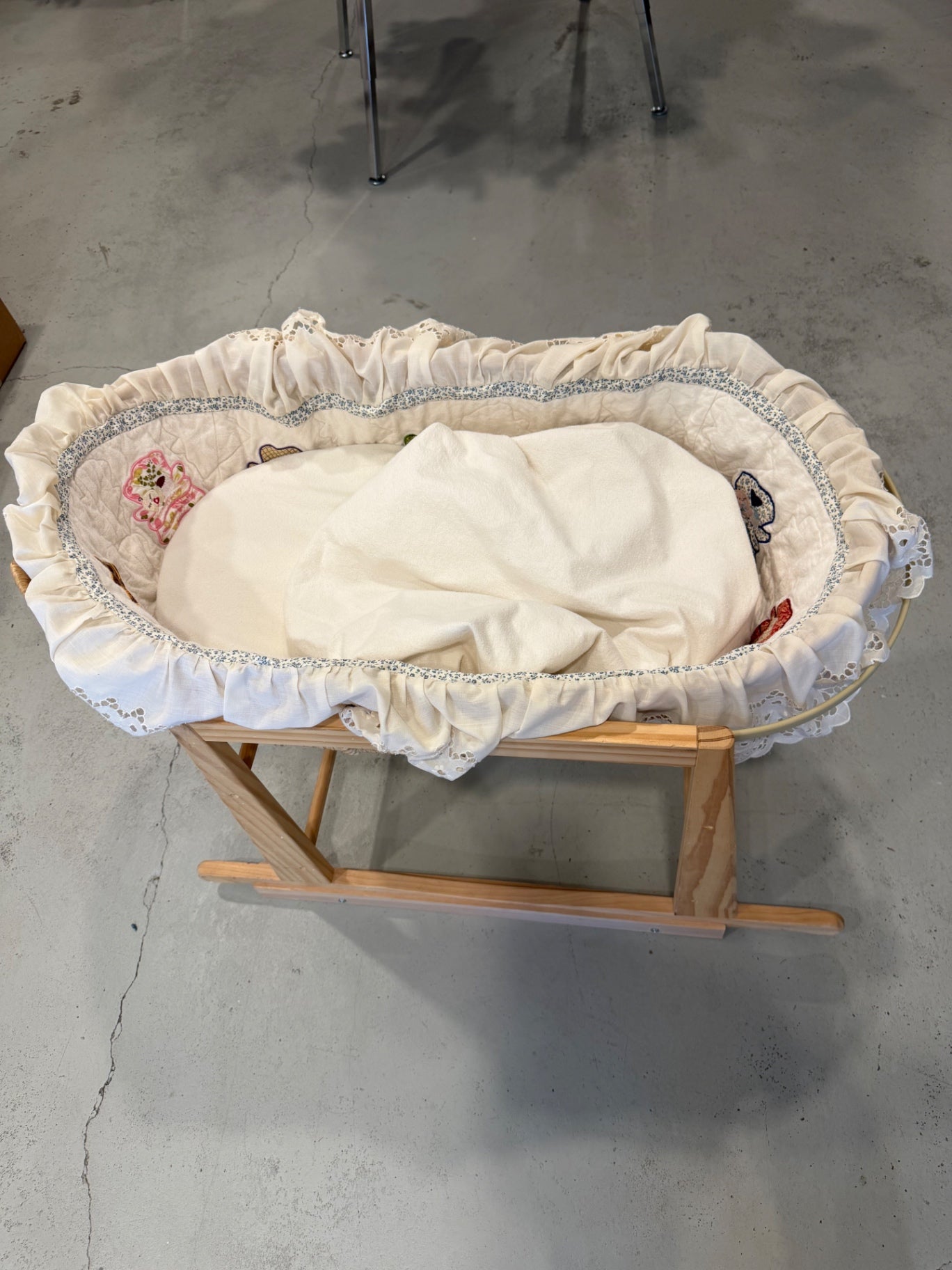 Moses Basket, Stand, and Sheets