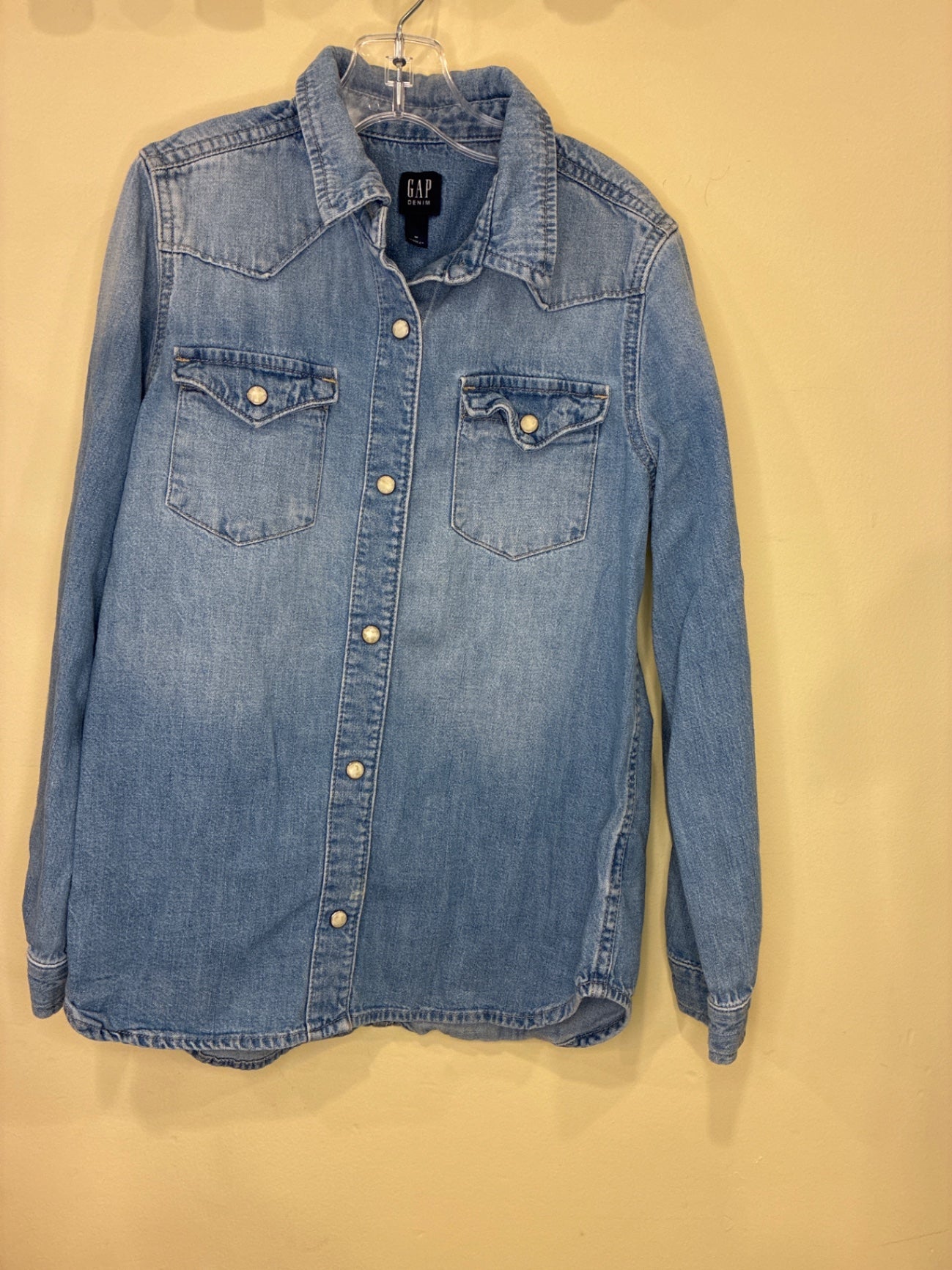 GAP Shirt | Size Medium