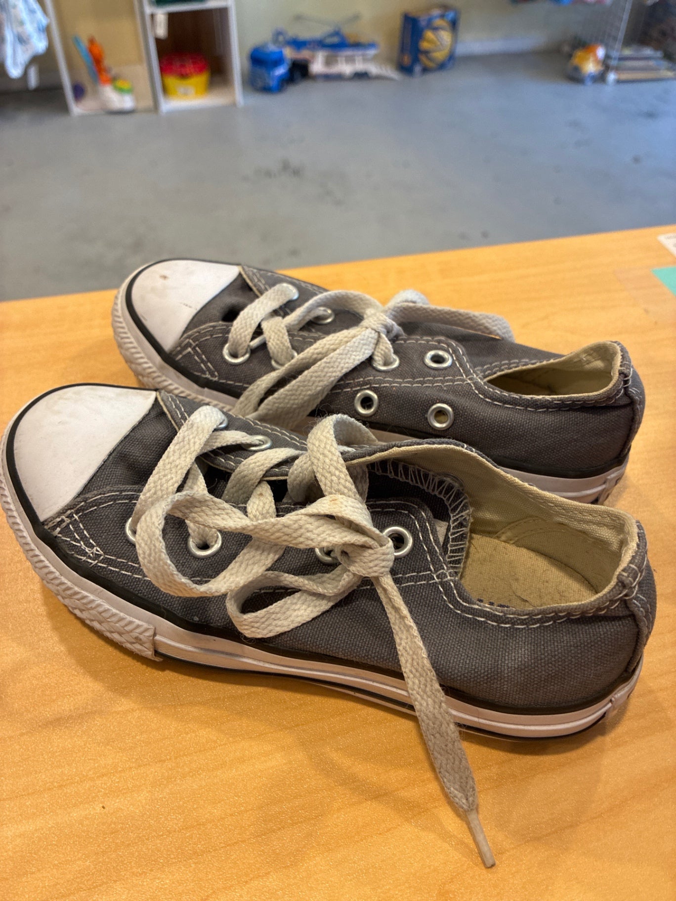 Converse Sneakers | Size Little Kids 11