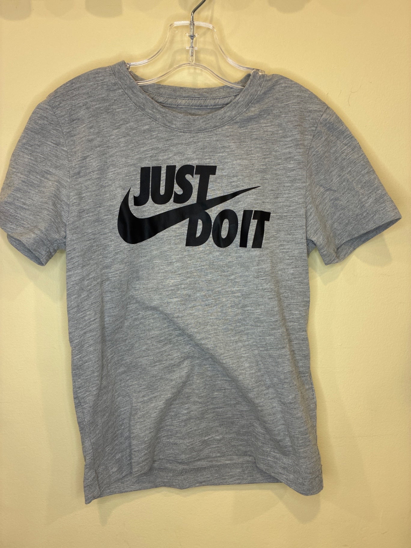 Nike T-Shirt | Size 6-7 years