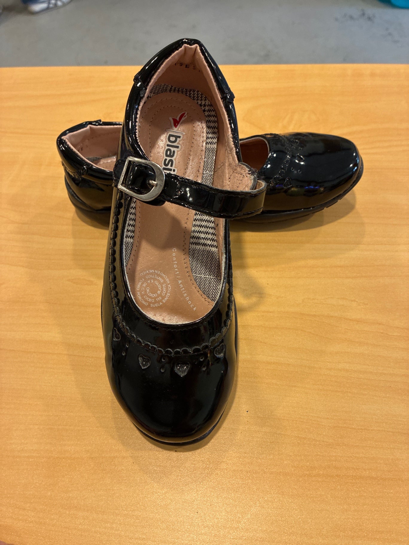 Blasito Shoes | Size Big Kids 1