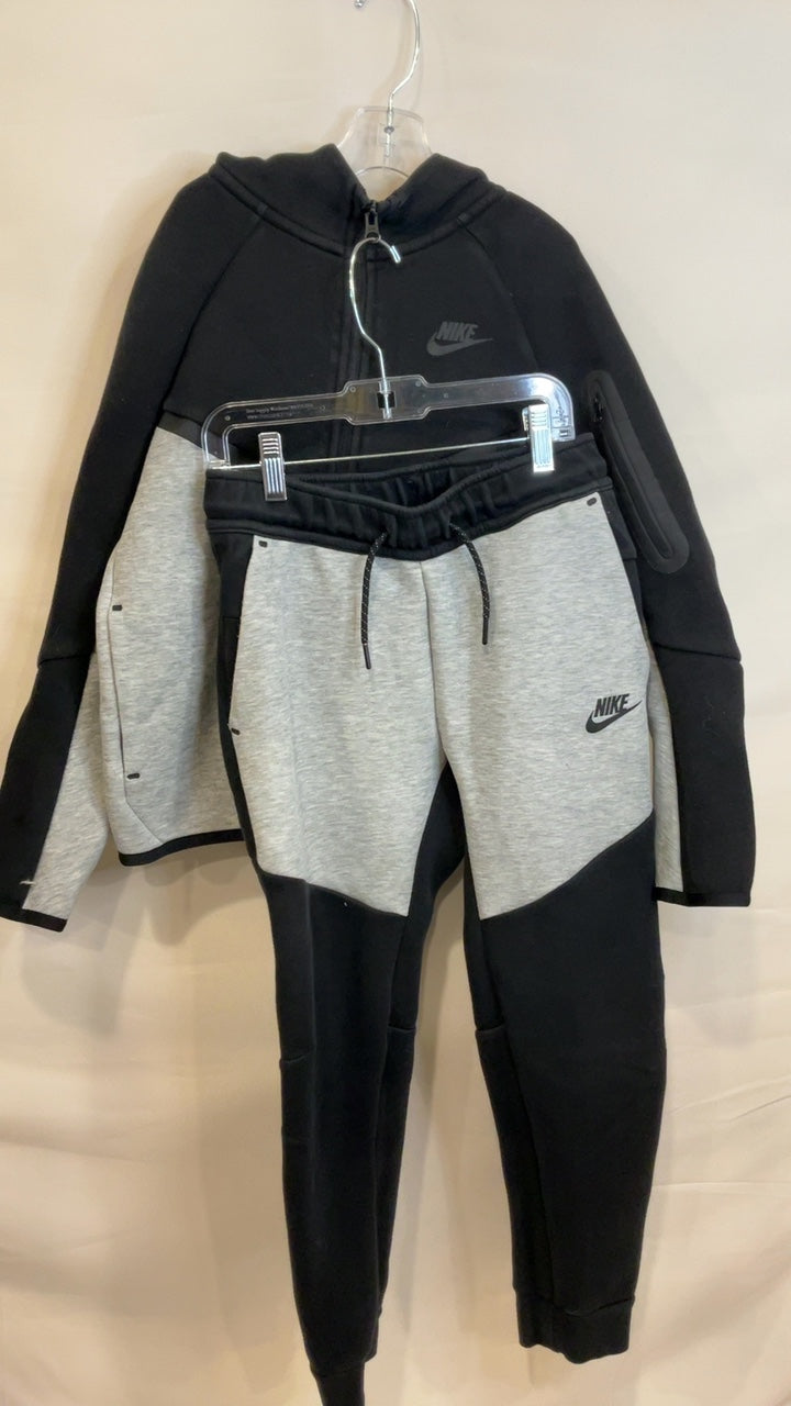 Nike Tech Fleece Sweatsuit | Size 10-12