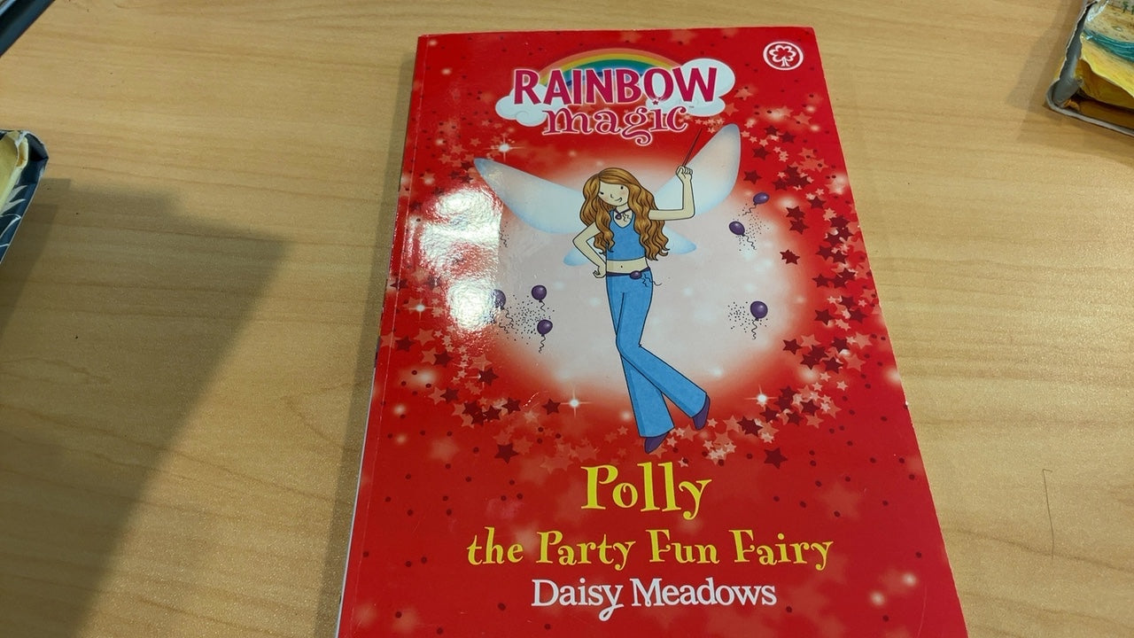 Rainbow Magic: Polly the Party Fun Fairy