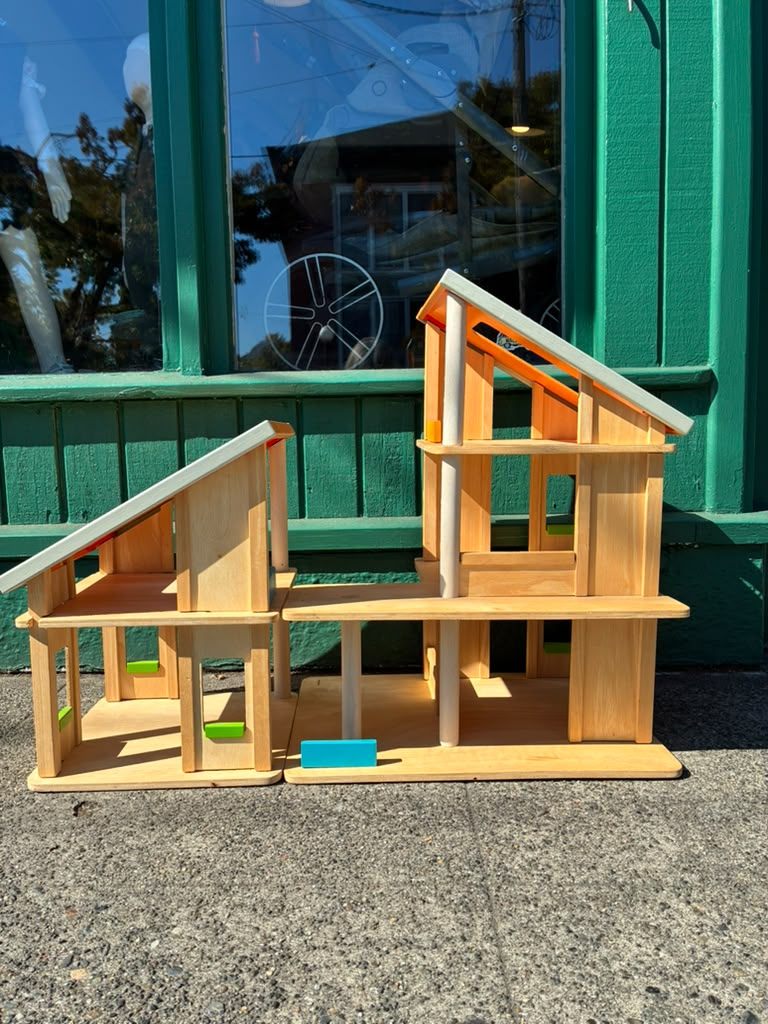 PlanToys | Chalet Dollhouse Bundle (House, Family, Pets + 4 Rooms of Furniture)