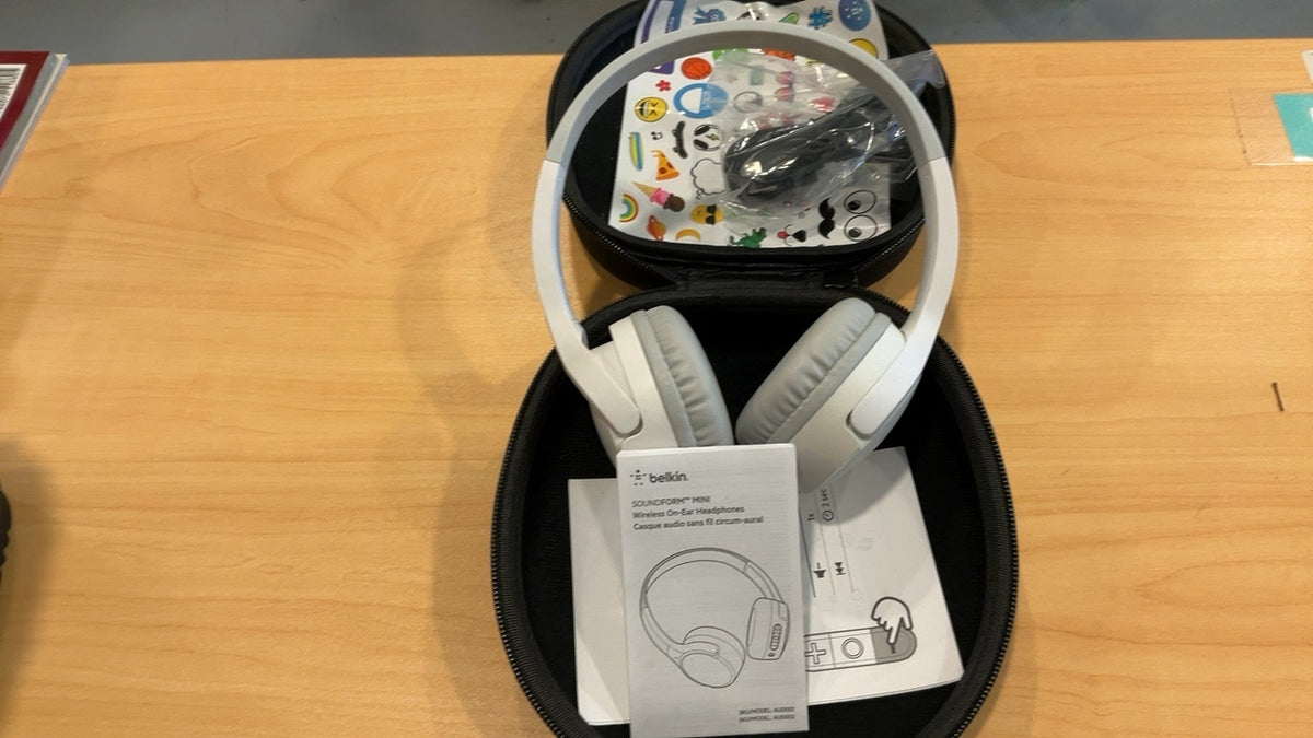Belkin Soundform Mini Wireless Headphones | NWOT