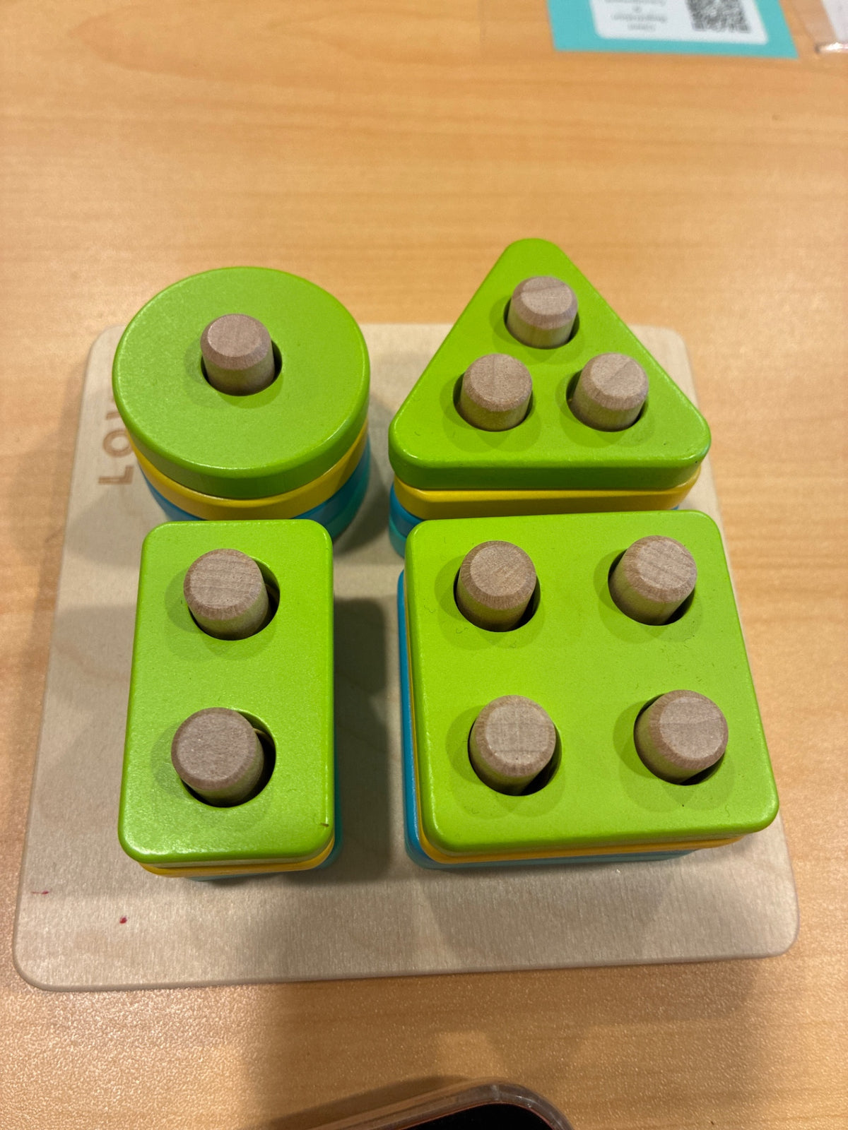 Lovevery | Sort & Stack Peg Puzzle
