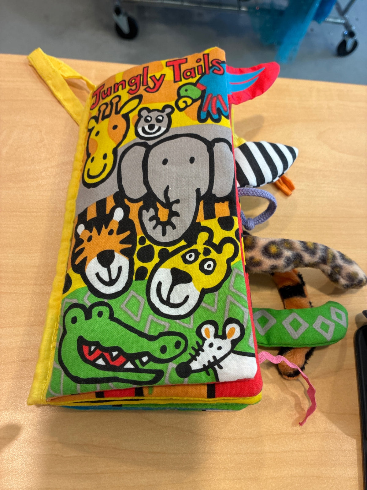 Jellycat | Jungly Tails Crinkle Book