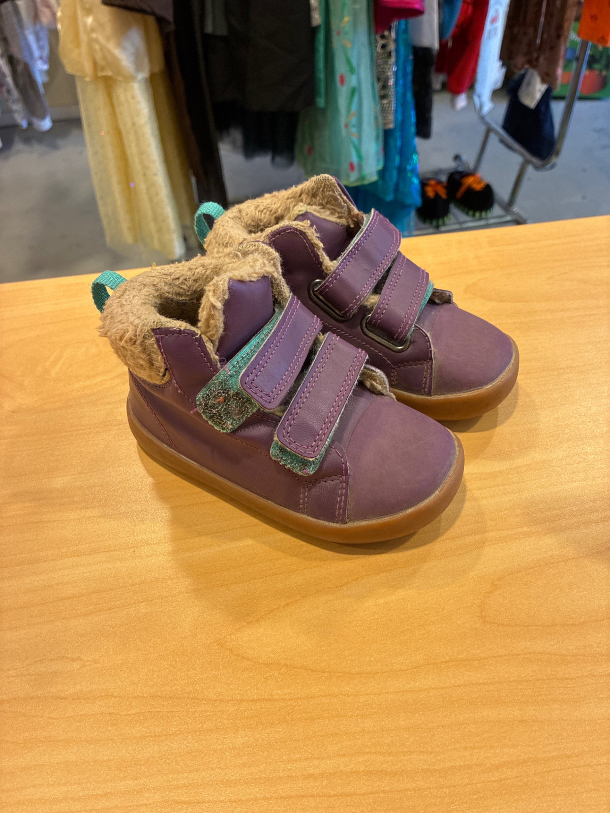 Ten Little Boots | Little Kids 9